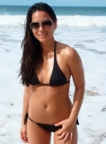 olivia_munn_hawaii_vacation_bikini.jpg