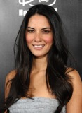 76201_OliviaMunn_EOscarViewingAndAfterParty_Arrivals4_122_210lo