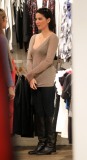 84134_Preppie_Olivia_Munn_shopping_at_the_French_Connection_store_in_Soho_30_122_413lo