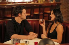 NEW GIRL:  Nick (Jake Johnson, L) meets a tough and beautiful customer (guest star Olivia Munn, R) at the bar in the "Bathtub" episode of NEW GIRL airing Tuesday, Dec. 4 (9:00-9:30 PM ET/PT) on FOX.  ©2012 Fox Broadcasting Co.  Cr:  Jennifer Clasen/FOX