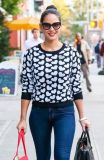 olivia-munn-in-tight-jeans-out-and-about-in-new-york_1