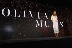 Olivia+Munn+2018+A+E+Upfront+OaYzcj1Q6s3x