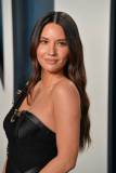 BEVERLY HILLS, CALIFORNIA - FEBRUARY 09: Olivia Munn attends the 2020 Vanity Fair Oscar party hosted by Radhika Jones at Wallis Annenberg Center for the Performing Arts on February 09, 2020 in Beverly Hills, California. (Photo by George Pimentel/Getty Images)