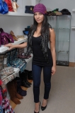 01664-olivia-munn-shopping-in-b-hills-2393-122-180.jpg