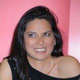 Olivia+Munn+Olivia+Munn+Signs+Copies+Suck+oGvM5BFZ2Xkl