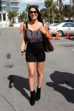 73816-olivia-munn-leaving-her-hotel-on-miami-beach.jpg