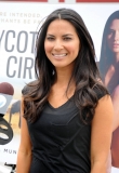 44NRYEQ8IK_Olivia_Munn_PETA_billboard_--_Hollywood_017.jpg