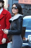 tn-by_mah0ne-Olivia_Munn_Hailing_A_Cab_In_New_York_28.02.11_006.jpg