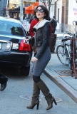 tn-by_mah0ne-Olivia_Munn_Hailing_A_Cab_In_New_York_28.02.11_012.jpg