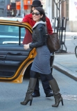 tn-by_mah0ne-Olivia_Munn_Hailing_A_Cab_In_New_York_28.02.11_015.jpg