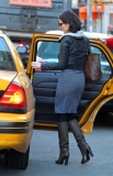 tn-by_mah0ne-Olivia_Munn_Hailing_A_Cab_In_New_York_28.02.11_016.jpg