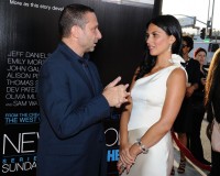 Olivia+Munn+Premiere+HBO+Newsroom+Red+Carpet+tHiwZo3X509l