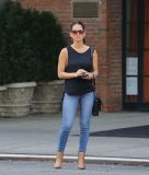 Olivia_Munn_leaving_her_hotel_in_New_York_City_celebutopia_01_.jpg