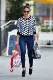 gallery_main-olivia-munn-nyc-skinny-jeans-003