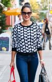 olivia-munn-in-tight-jeans-out-and-about-in-new-york_3