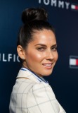 cu-oliviamunn-party-la-feb13__1_