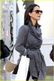 olivia-munn-joel-kinnaman-dad-is-a-great-cook-07