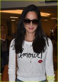 olivia-munn-dealt-with-racist-woman-on-flight-to-lax-04