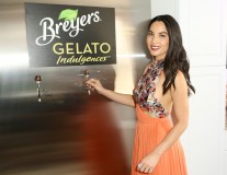 Olivia+Munn+Breyers+Gelato+Indulgences+Hospitality+XhjgtHpr3BNx