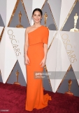 HOLLYWOOD, CA - FEBRUARY 28: Actress Olivia Munn attends the 88th Annual Academy Awards at Hollywood & Highland Center on February 28, 2016 in Hollywood, California.(Photo by Jeffrey Mayer/WireImage) *** Local caption *** Olivia Munn