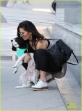 olivia-munn-walks-dogs-frankie-and-chance-on-sunset-boulevard-02