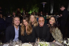 BEVERLY HILLS, CA - NOVEMBER 07:  (L-R) Lance LePere, Sofia Vergara, Jennifer Meyer, Michael Kors and Olivia Munn attend Michael Kors Dinner to celebrate Kate Hudson and The World Food Programme on November 7, 2018 in Beverly Hills, California.  (Photo by Stefanie Keenan/Getty Images for Michael Kors)