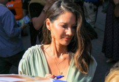 Olivia-Munn-Samantha-Markle-Comic-Con