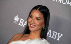 picturepub-olivia-munn-054