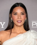 picturepub-olivia-munn-077