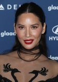 picturepub-olivia-munn-095