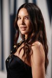 Olivia-Munn---2020-Vanity-Fair-Oscar-Party-in-Beverly-Hills-11-586x879