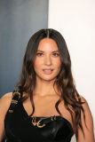 olivia-munn-at-2020-vanity-fair-oscar-party-in-beverly-hills-02-09-2020-10