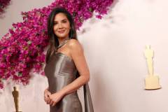 HOLLYWOOD, CALIFORNIA - MARCH 10: Olivia Munn attends the 96th Annual Academy Awards on March 10, 2024 in Hollywood, California. (Photo by JC Olivera/Getty Images)