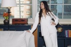 oliviamunn_20251214_p_3787875575775900249_2_3787875563209756261