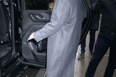 olivia-munn-out-promotes-your-friends-and-neighbors-in-new-york-04-11-2025-3