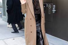 NEW YORK, NEW YORK - APRIL 10: Olivia Munn is seen in SoHo on April 10, 2025 in New York City. (Photo by TheStewartofNY/GC Images)