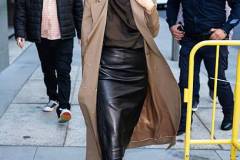 NEW YORK, NEW YORK - APRIL 10: Olivia Munn is seen in SoHo on April 10, 2025 in New York City. (Photo by TheStewartofNY/GC Images)