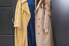 NEW YORK, NEW YORK - APRIL 10: Amanda Peet (L) and Olivia Munn are seen in SoHo on April 10, 2025 in New York City. (Photo by TheStewartofNY/GC Images)