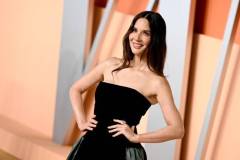 BEVERLY HILLS, CALIFORNIA - MARCH 02: Olivia Munn attends the 2025 Vanity Fair Oscar Party Hosted By Radhika Jones at Wallis Annenberg Center for the Performing Arts on March 02, 2025 in Beverly Hills, California. (Photo by Lionel Hahn/Getty Images)