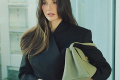 oliviamunn_20260208_p_3828186354652714911_10_3828186311585570853