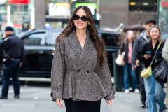 NEW YORK, NEW YORK - MARCH 31: Olivia Munn is seen in Midtown on March 31, 2026 in New York City. (Photo by TheStewartofNY/GC Images)