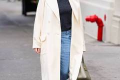 NEW YORK, NEW YORK - JANUARY 07: Olivia Munn is seen in the Upper East Side on January 07, 2026 in New York City. (Photo by TheStewartofNY/GC Images)